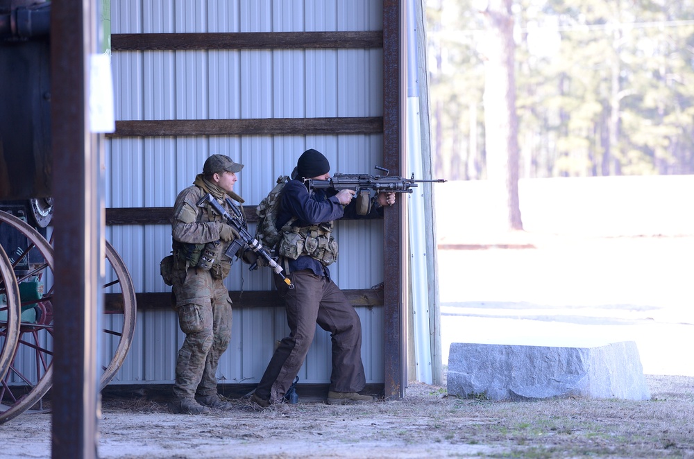 Green Beret Candidates Undergo Robin Sage Exercise