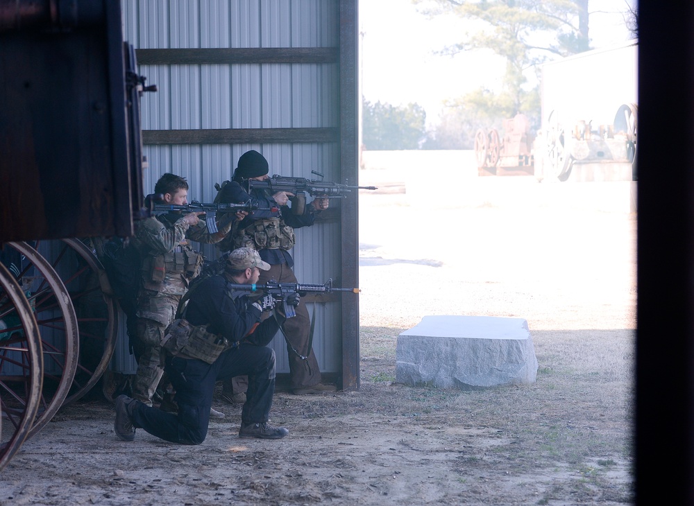 Green Beret Candidates Undergo Robin Sage Exercise