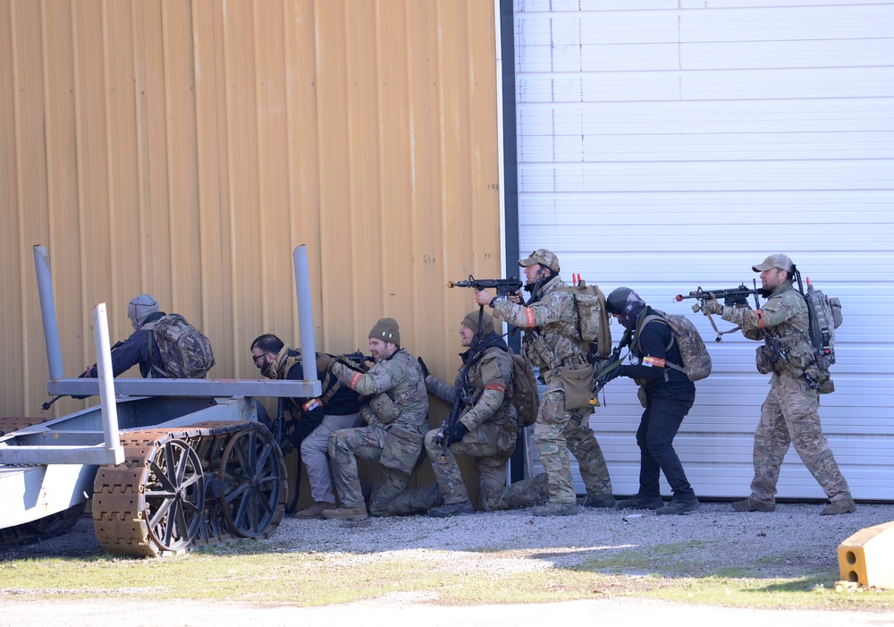 Green Beret Candidates Undergo Robin Sage Exercise