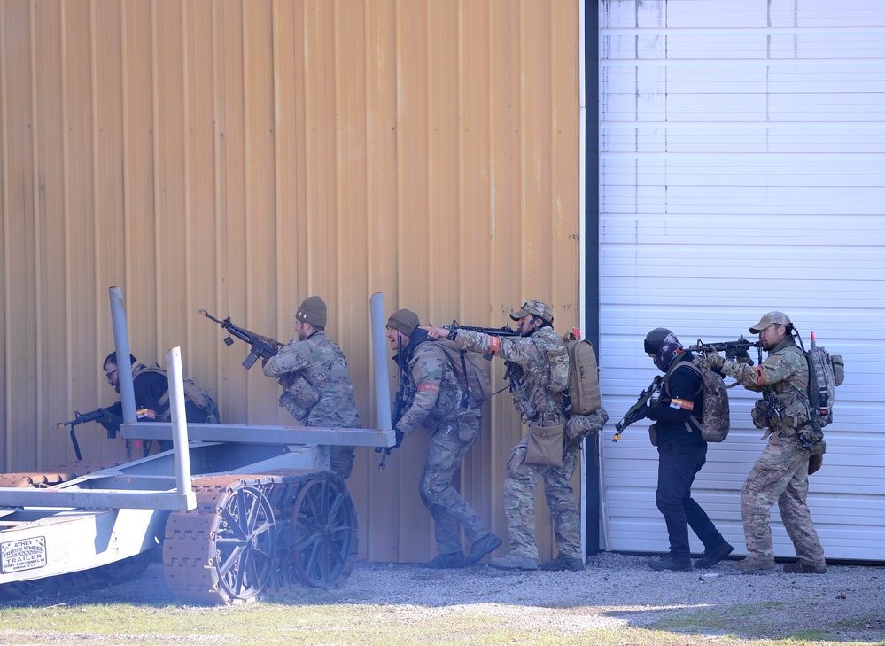 Green Beret Candidates Undergo Robin Sage Exercise