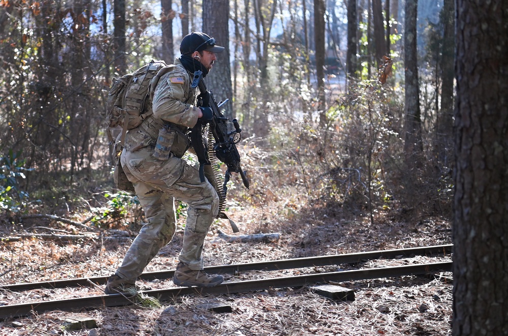 Green Beret Candidates Undergo Robin Sage Exercise