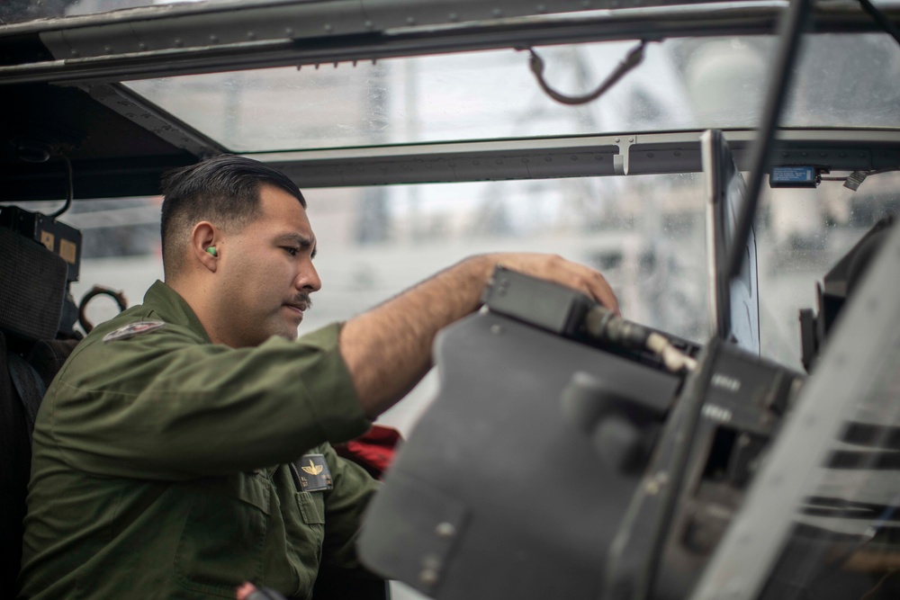 VMM-165 (Reinforced), 11th MEU conducts routine operations checks aboard USS Essex (LHD 2)