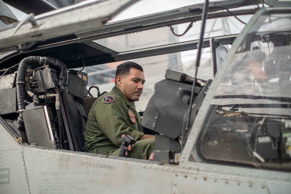 VMM-165 (Reinforced), 11th MEU conducts routine operations checks aboard USS Essex (LHD 2)