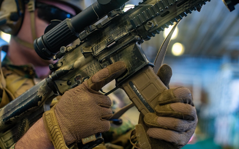 BLT 1/1, 11th MEU conducts speed reload drills aboard USS Essex (LHD 2)