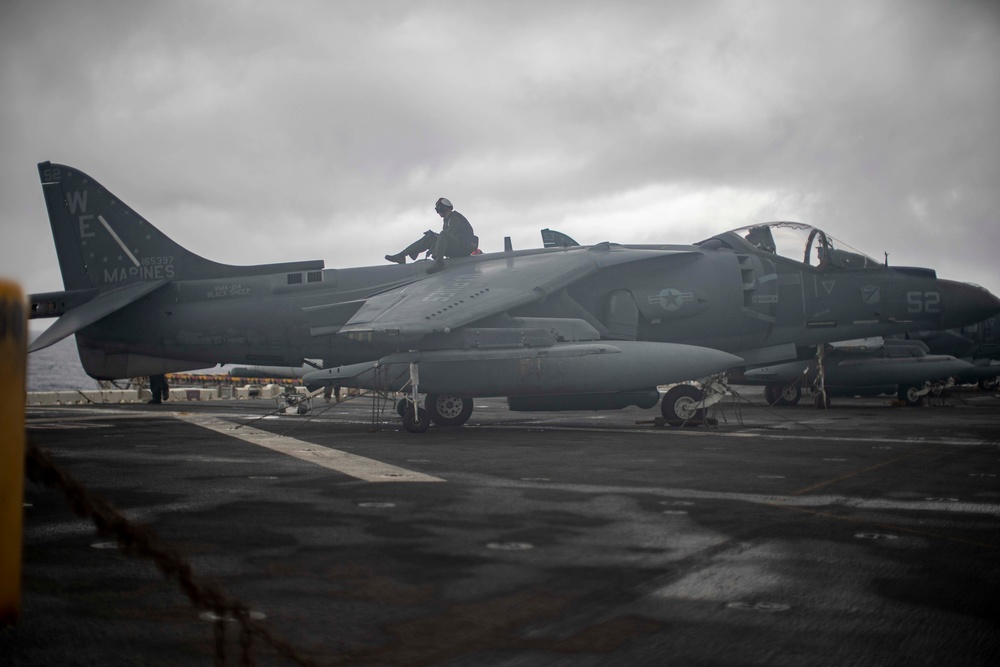 11th MEU conducts routine maintenance aboard USS Essex (LHD 2)