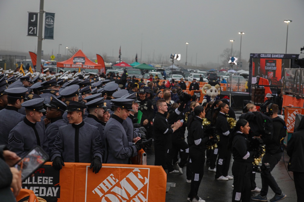 10th Combat Aviation Brigade Attends Army-Navy Game