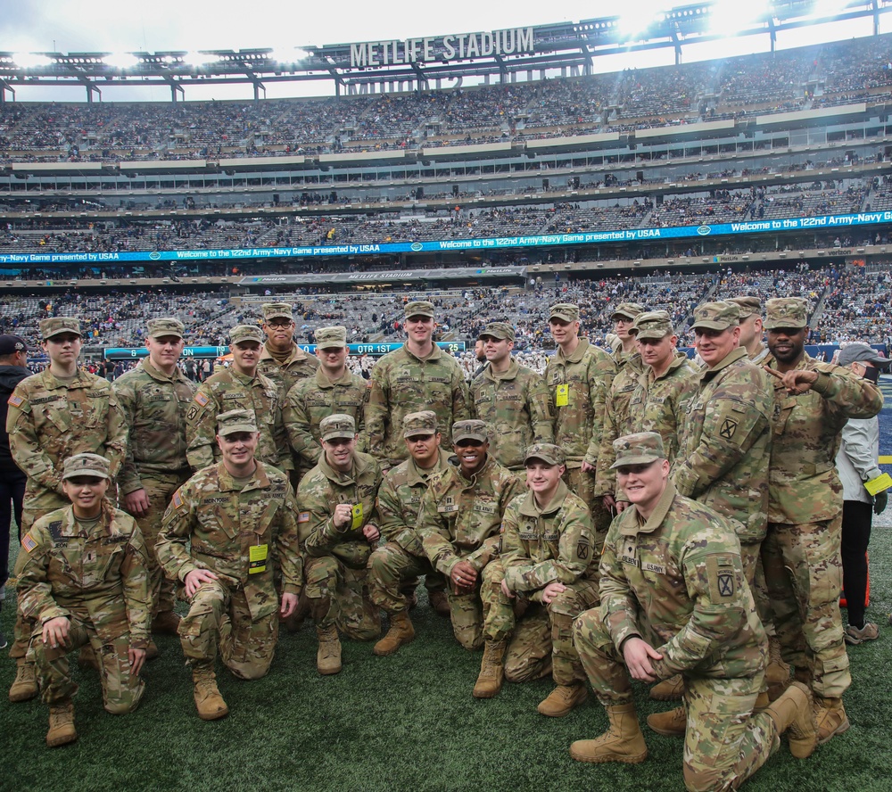 10th Combat Aviation Brigade Attends Army-Navy Game