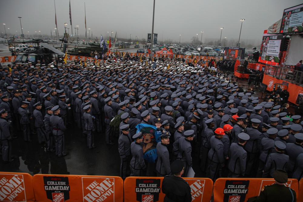 10th Combat Aviation Brigade Attends Army-Navy Game