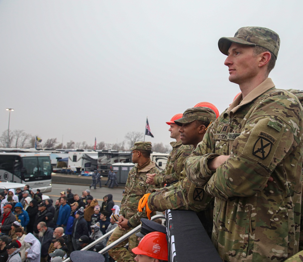 10th Combat Aviation Brigade Attends Army-Navy Game