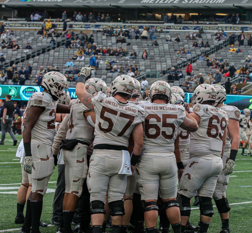 10th Combat Aviation Brigade Attends Army-Navy Game