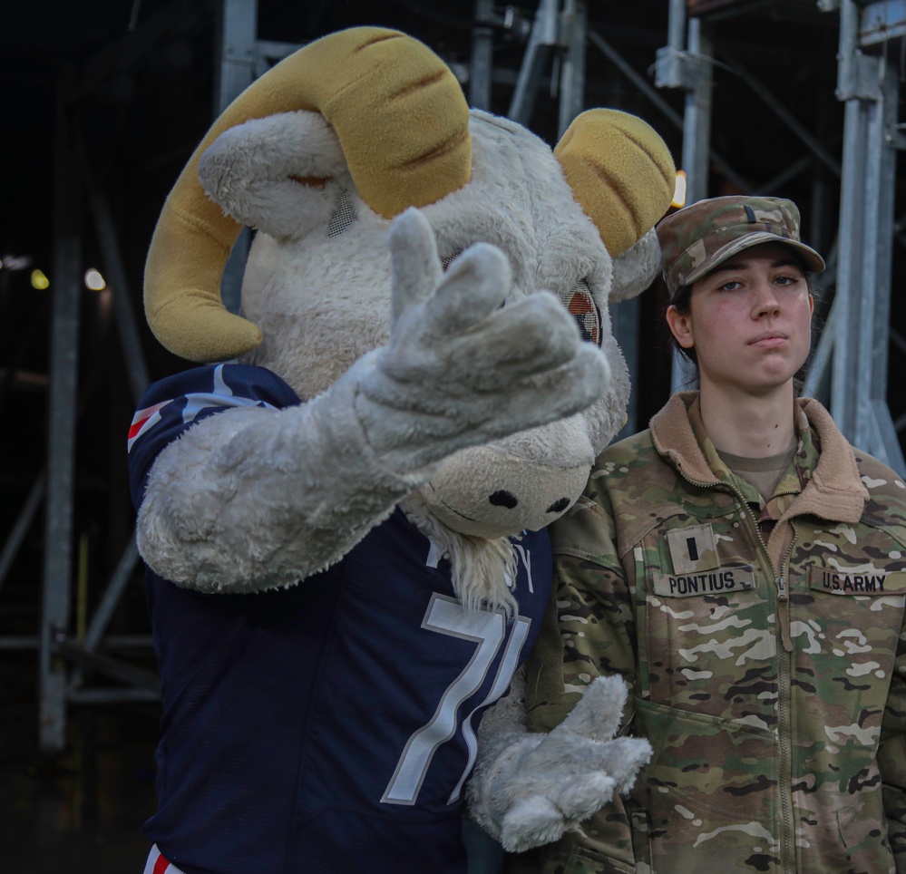 10th Combat Aviation Brigade Attends Army-Navy Game