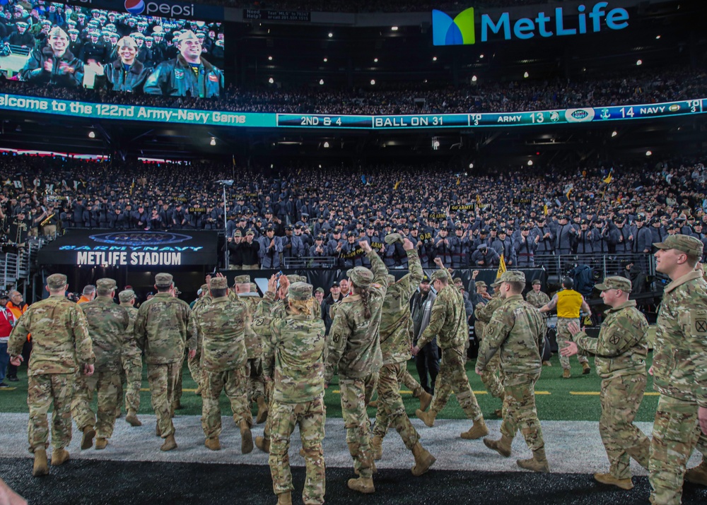 10th Combat Aviation Brigade Attends Army-Navy Game