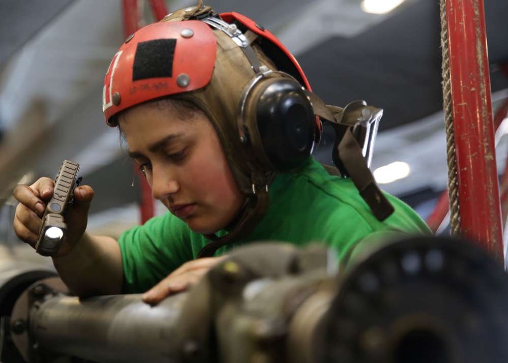 Abraham Lincoln Sailors conduct maintenance