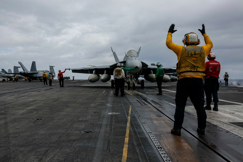 Abraham Lincoln conducts flight operations