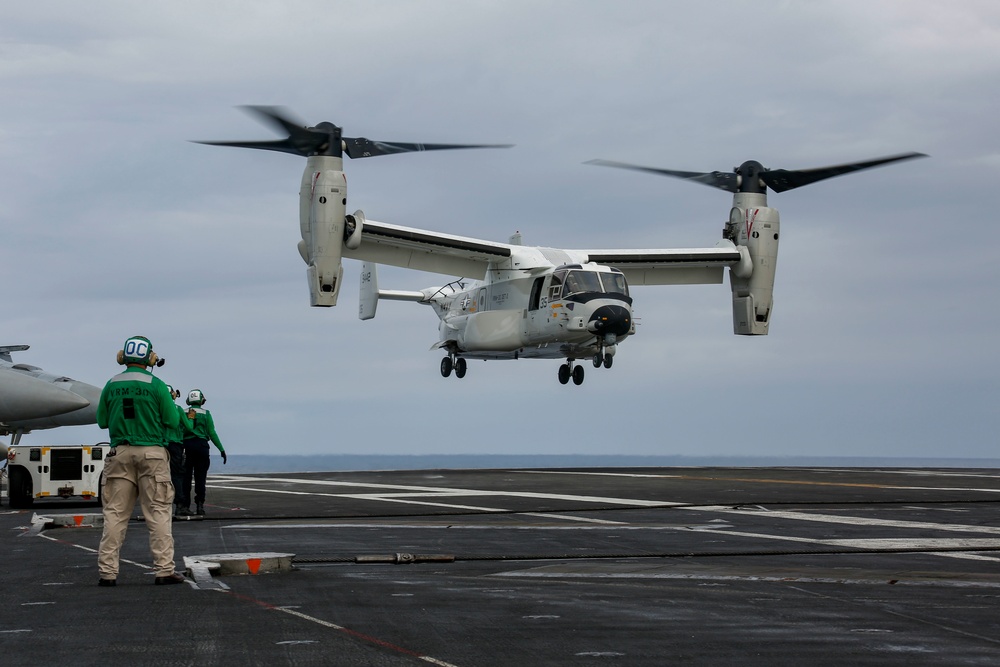 Abraham Lincoln conducts flight operations