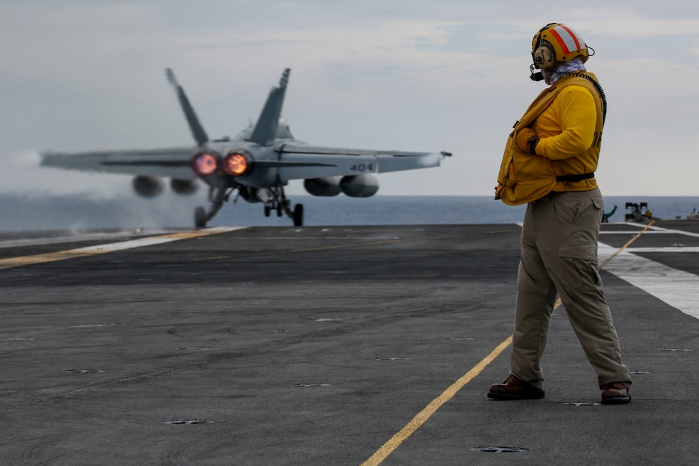 Abraham Lincoln conducts flight operations