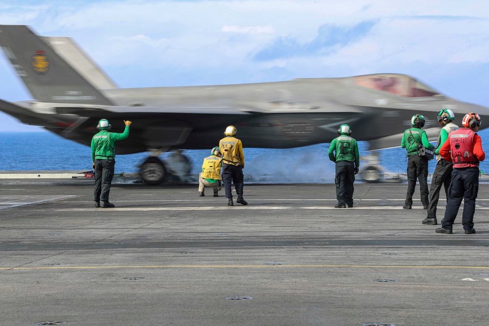 Abraham Lincoln conducts flight operations