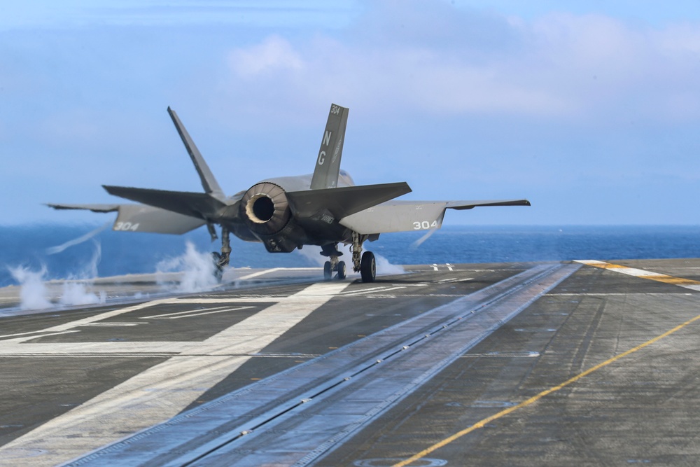 Abraham Lincoln conducts flight operations