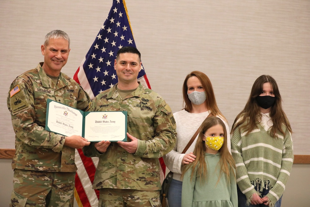 3rd Infantry Division Commander Reenlists two-time Career Counselor of the Year