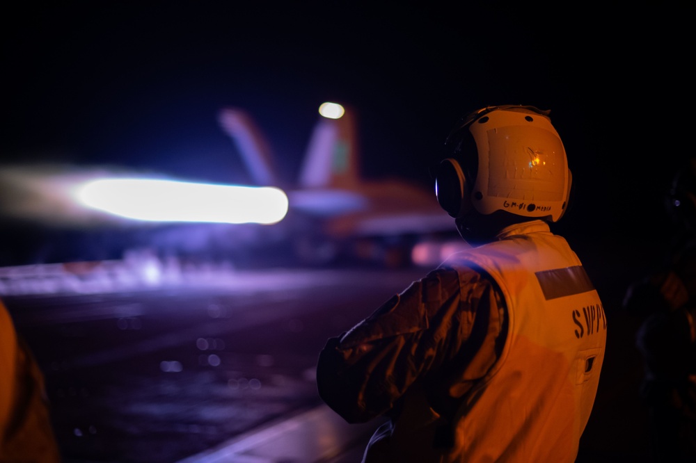 Military Leaders Meet aboard USS Carl Vinson (CVN 70)