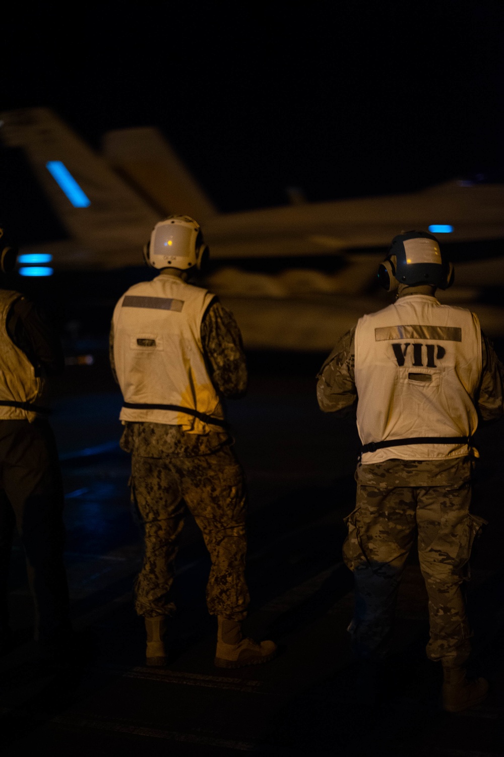 Military LeadersMeet aboard USS Carl Vinson (CVN 70)