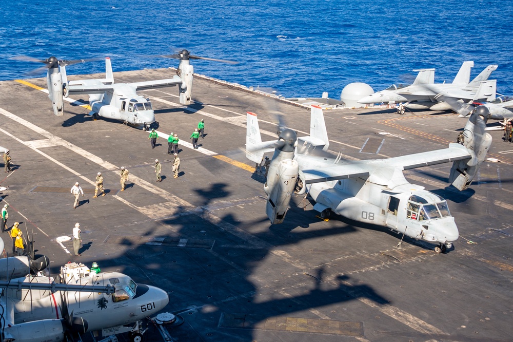 USS Carl Vinson (CVN 70) Sailors Conduct Flight Operations in Pacific Ocean