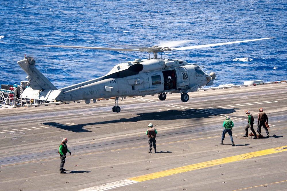 USS Carl Vinson (CVN 70) Sailors Conduct Flight Operations in Pacific Ocean