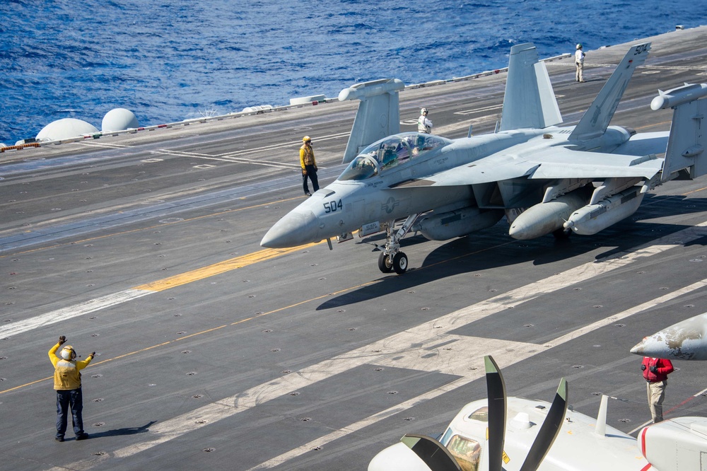 USS Carl Vinson (CVN 70) Sailors Conduct Flight Operations in Pacific Ocean