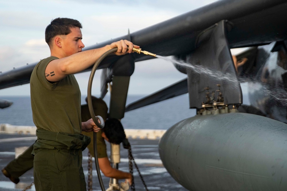 VMA-214, 11th MEU conducts routine corrosion prevention cleaning aboard USS Essex (LHD 2)