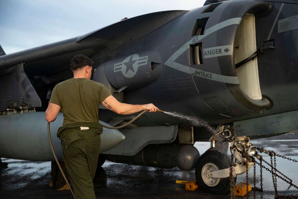 VMA-214, 11th MEU conducts routine corrosion prevention cleaning aboard USS Essex (LHD 2)