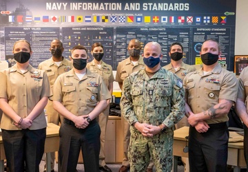 MCPON Smith visits Sailors at a local recruiting station in Dover
