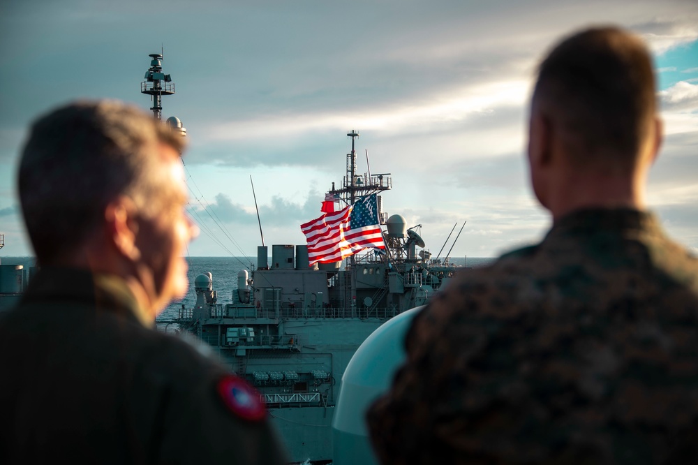 USS Lake Champlain (CG 57) Conducts Live-Fire Exercise alongside USS Carl Vinson (CVN 70)