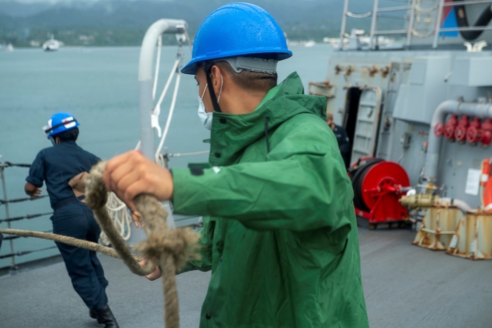 USS Sampson Leaves Fiji