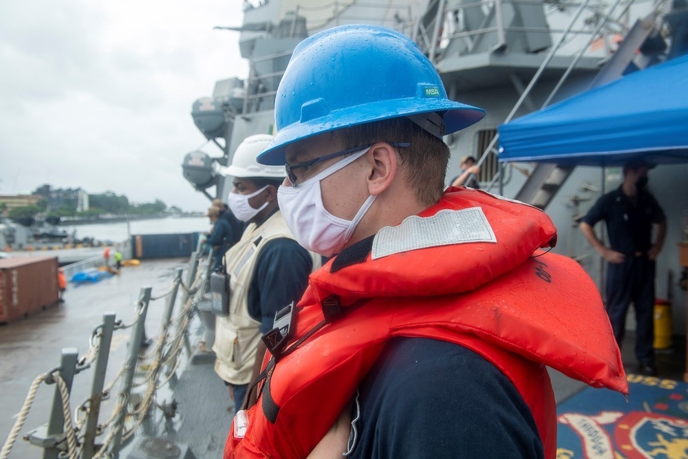 USS Sampson Leaves Fiji