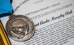 Sgt. Audie Murphy Club award presented to TAE NCO