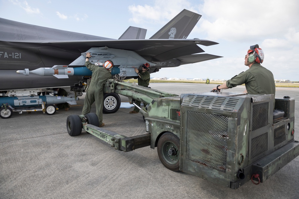 VMFA-121 Conducts Annual Ordnance ULT