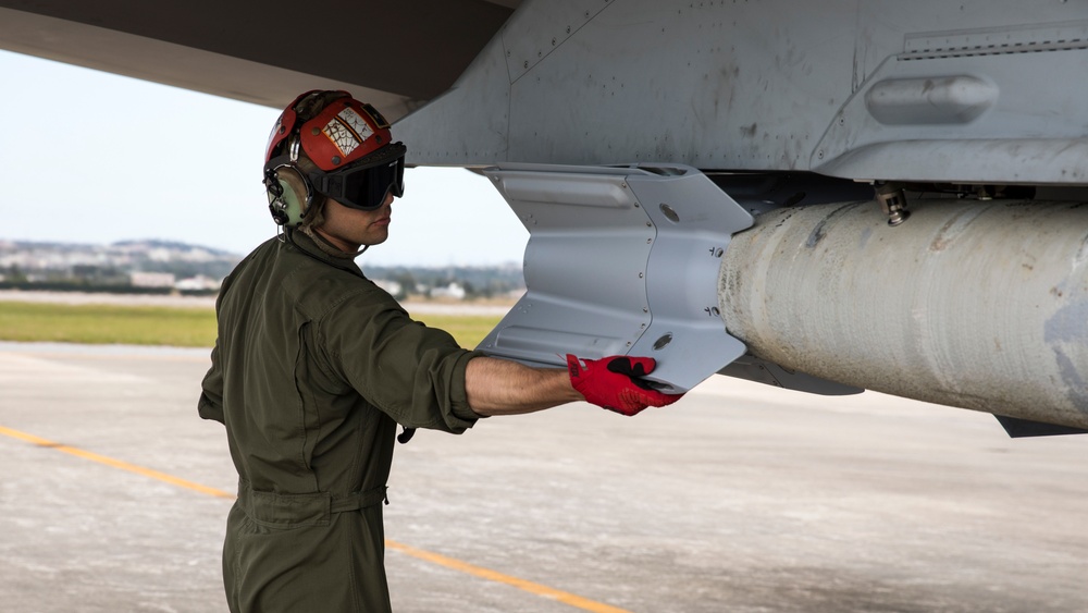 VMFA-121 Conducts Annual Ordnance ULT