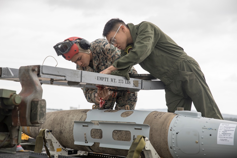 VMFA-121 Conducts Annual Ordnance ULT