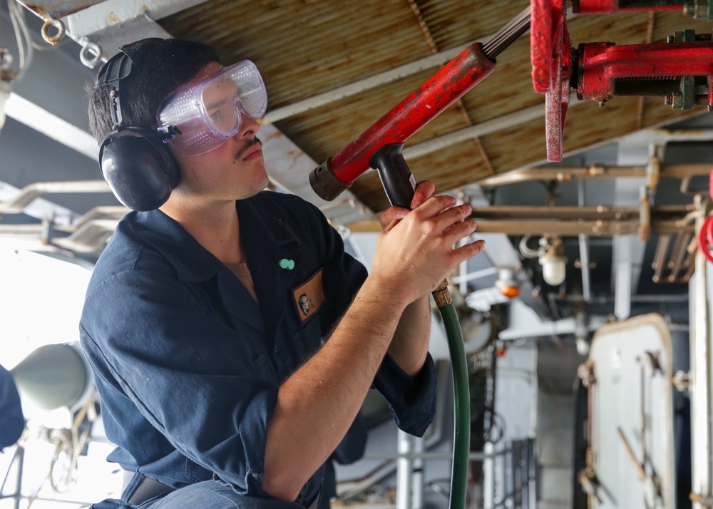 Abraham Lincoln Sailors conduct maintenance