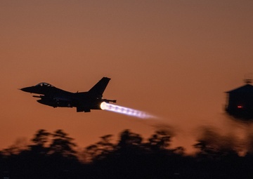 20th Fighter Wing conducts flying operations