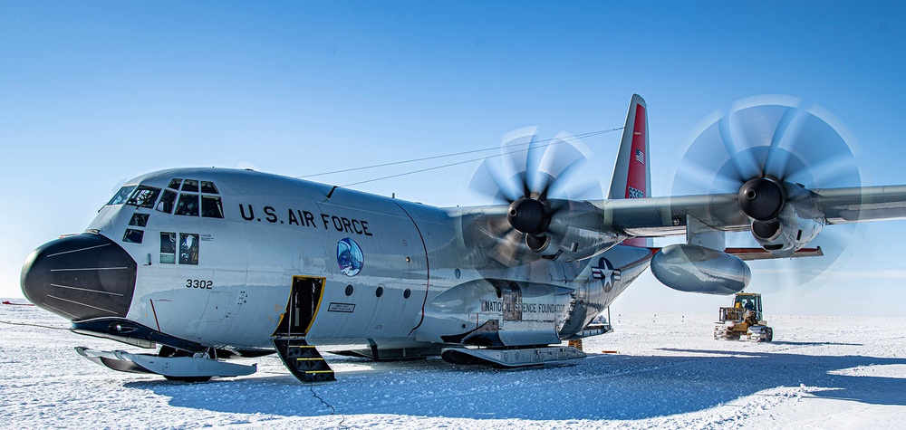 109th Airlift Wing support Antarctic research