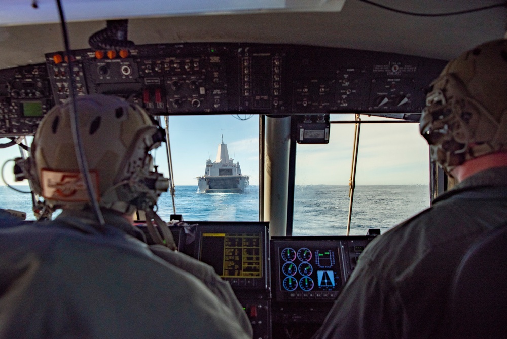 USS Anchorage conducts LCAC Ops