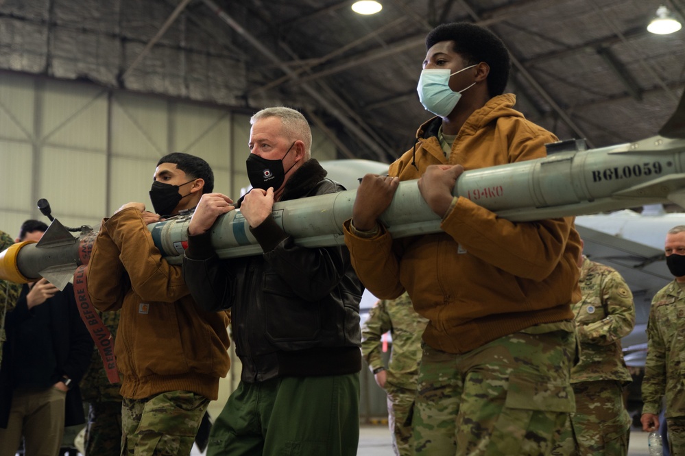 Peninsula leaders immersed in Airpower