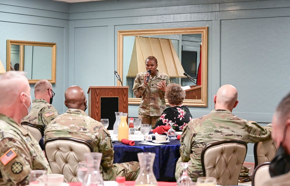 Post joins thousands in prayer for nation, leadership, Soldiers