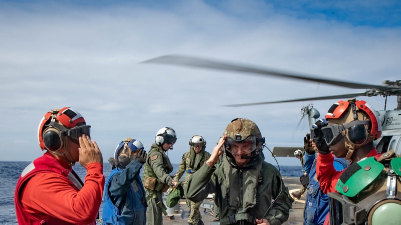 Commander, Carrier Strike Group 3 visits USS Spruance