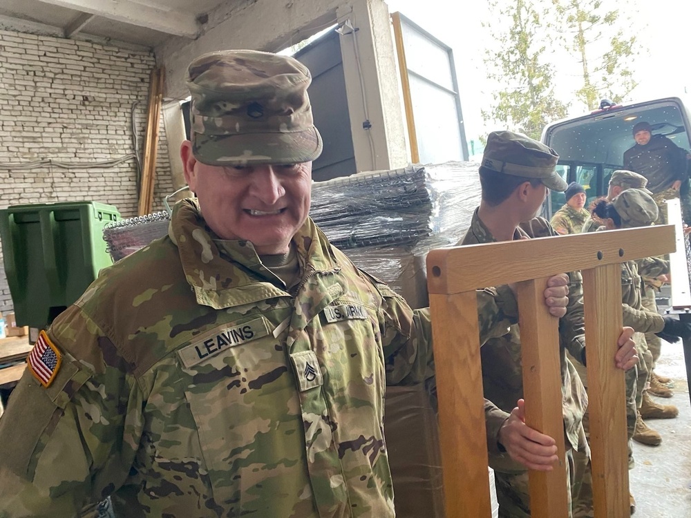 JMTG-U Soldiers contribute to joint-donation efforts