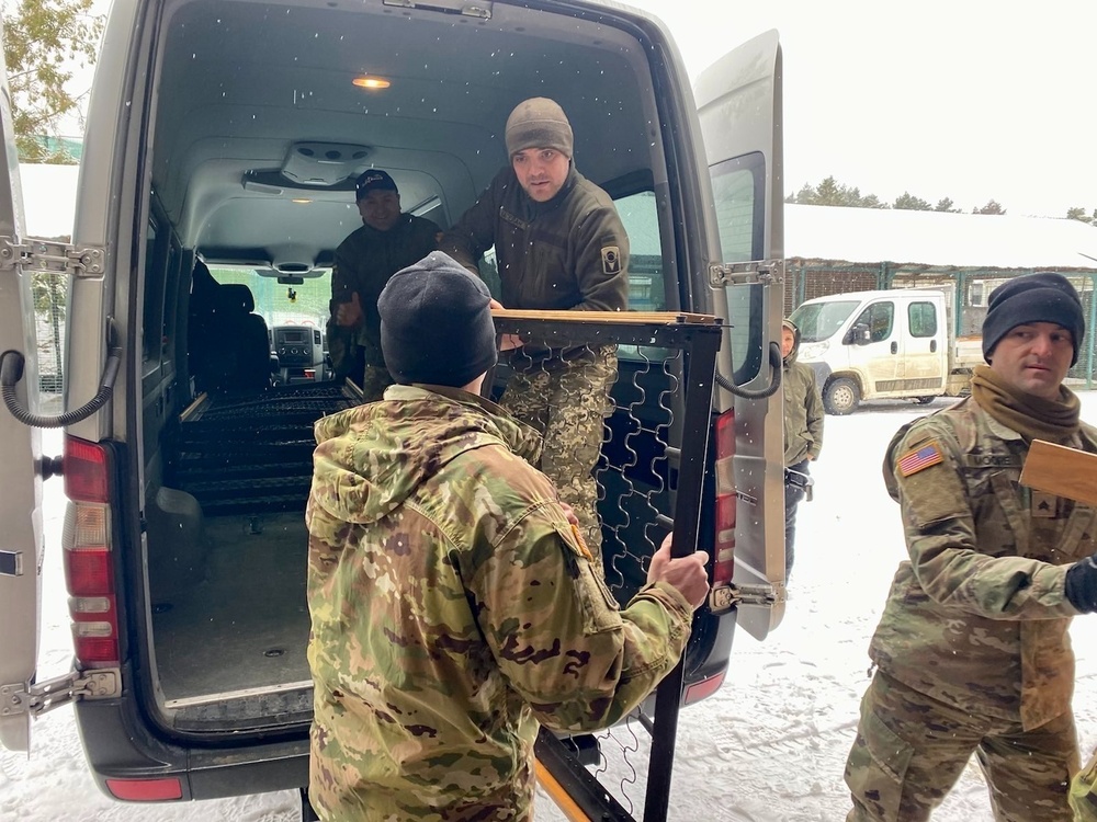 JMTG-U Soldiers contribute to joint-donation efforts