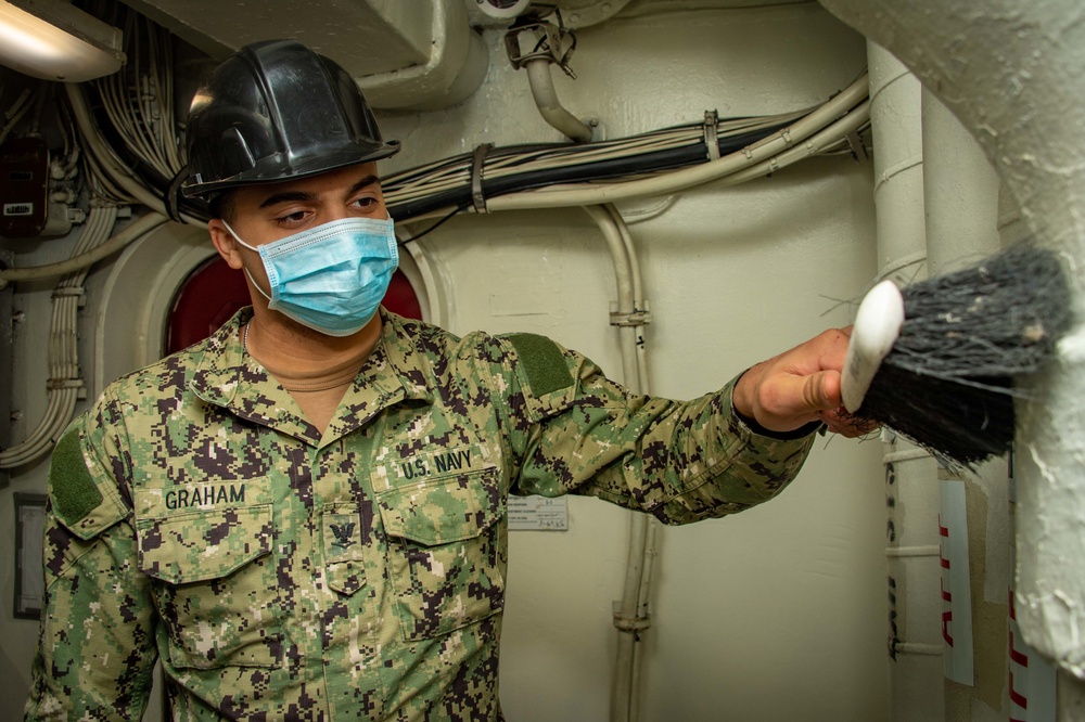 Ike Conducts Maintenance at Norfolk Naval Shipyard