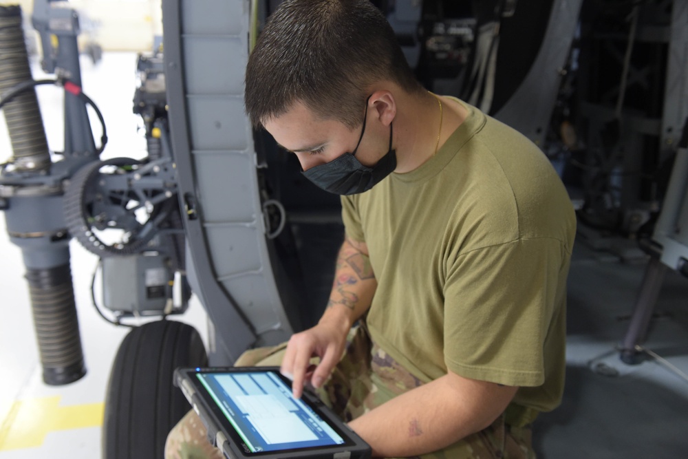 DVIDS - Images - 41st RGS breaks barriers with first HH-60W fold [Image ...