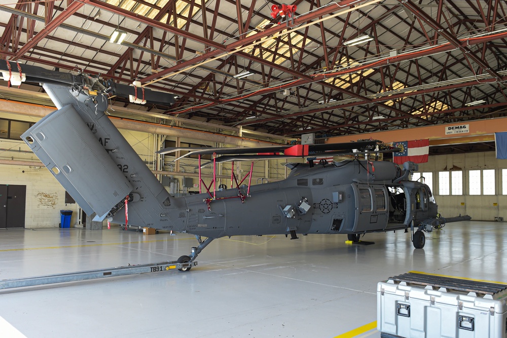 41st RGS breaks barriers with first HH-60W fold